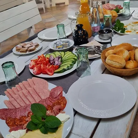Alojamento de Acomodação e Pequeno-almoço Stőger Panzió 3*