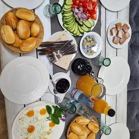 Stoger Panzio Oda ve Kahvaltı