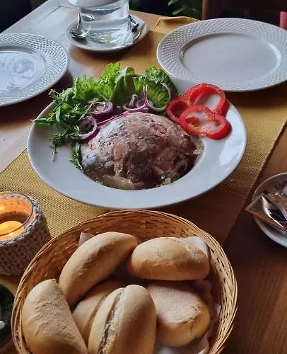 Stőger Panzió Alojamento de Acomodação e Pequeno-almoço 3*